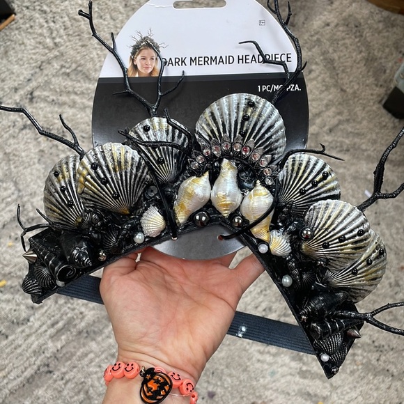 Dark mermaid costume - Picture 3 of 3